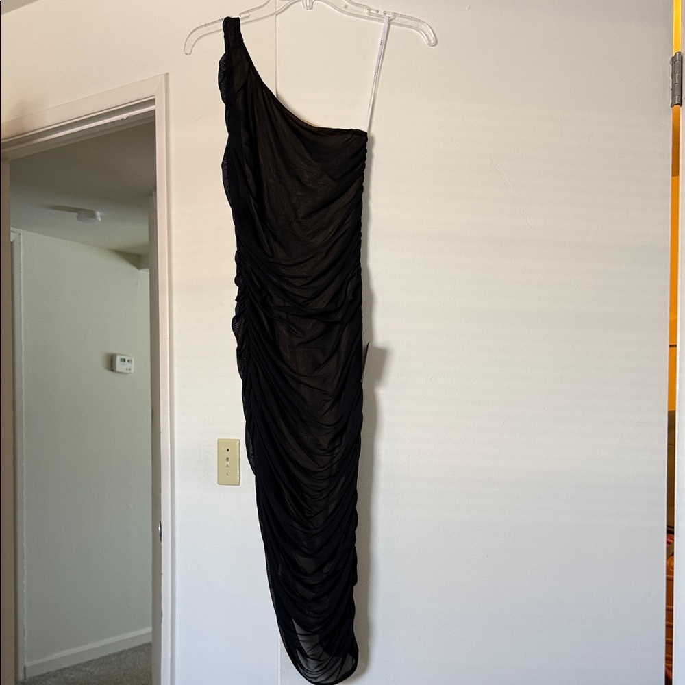 Elegant Black One-Shoulder Dress
